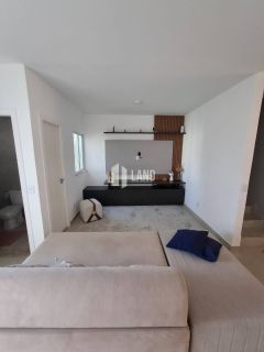 Casa DUPLEX a Venda, com 3 suítes, sendo 1 reversível, 3 vagas e MOBILIADA no Eusébio.