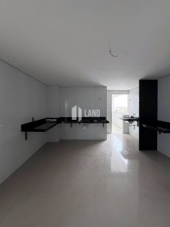 Cobertura com 3 suítes no bairro Joquei em Teresina