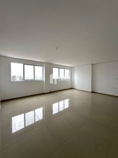 Cobertura com 3 suítes no bairro Joquei em Teresina