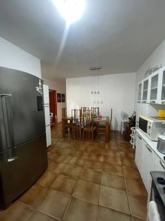Casa Plana com 3 Quartos, Sendo 1 suíte - PARANGABA/MONTESE - R$600.000,00