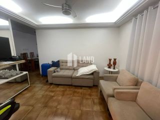 Casa Plana com 3 Quartos, Sendo 1 suíte - PARANGABA/MONTESE - R$600.000,00