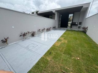 Casa Para Vender com 3 quartos 3 suítes no bairro Sapiranga em Fortaleza