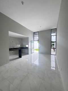 Casa Para Vender com 3 quartos 3 suítes no bairro Sapiranga em Fortaleza