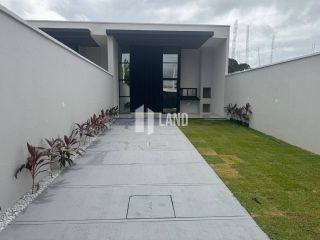 Casa Para Vender com 3 quartos 3 suítes no bairro Sapiranga em Fortaleza