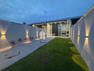 Casa Para Vender com 3 quartos 3 suítes no bairro Sapiranga em Fortaleza