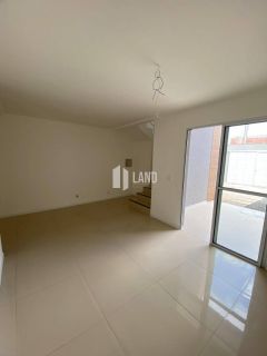 Casa Para Vender com 3 quartos 3 suítes no bairro Coite em Eusébio