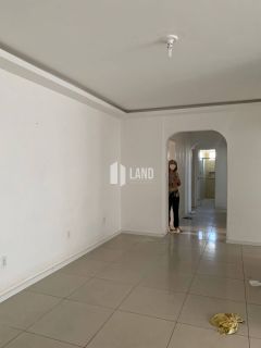 APARTAMENTO PARA VENDER, COM 05 QUARTOS SENDO 1 SUÍTE COM CLOSET, BANHEIRO SOCIAL, MÓVEIS FIXOS PROJETADOS, VARANDA INTEGRADA COM A SALA, 2 VAGAS DE GARAGEM, 134M2 - R$ 570.000 - BAIRRO: ALDEOTA - FORTALEZA/CE