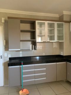 APARTAMENTO PARA VENDER, COM 05 QUARTOS SENDO 1 SUÍTE COM CLOSET, BANHEIRO SOCIAL, MÓVEIS FIXOS PROJETADOS, VARANDA INTEGRADA COM A SALA, 2 VAGAS DE GARAGEM, 134M2 - R$ 570.000 - BAIRRO: ALDEOTA - FORTALEZA/CE