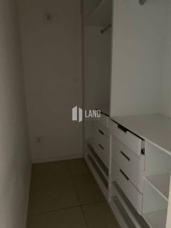 APARTAMENTO PARA VENDER, COM 05 QUARTOS SENDO 1 SUÍTE COM CLOSET, BANHEIRO SOCIAL, MÓVEIS FIXOS PROJETADOS, VARANDA INTEGRADA COM A SALA, 2 VAGAS DE GARAGEM, 134M2 - R$ 570.000 - BAIRRO: ALDEOTA - FORTALEZA/CE