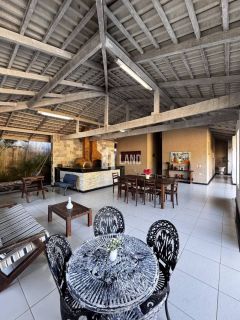Casa Com 6 Suítes, Deck Com Churrasqueira e Piscina, Próximo da CE-040 - R$2.500.000,00