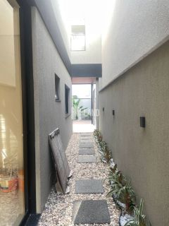 Casa Duplex em condomínio fechado com 4 suítes, 2 vagas de garagem, lazer, 233 m² por R$ 1.900.000,00 - Maraponga - Fortaleza/CE
