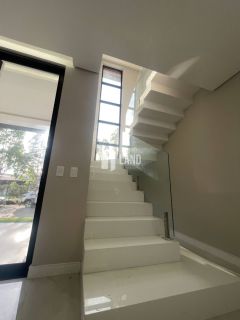 Casa Duplex em condomínio fechado com 4 suítes, 2 vagas de garagem, lazer, 233 m² por R$ 1.900.000,00 - Maraponga - Fortaleza/CE