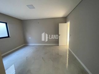 Casa Duplex em condomínio fechado com 4 suítes, 2 vagas de garagem, lazer, 233 m² por R$ 1.900.000,00 - Maraponga - Fortaleza/CE