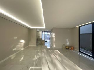 Casa Duplex em condomínio fechado com 4 suítes, 2 vagas de garagem, lazer, 233 m² por R$ 1.900.000,00 - Maraponga - Fortaleza/CE