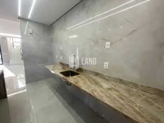 Casa Duplex em condomínio fechado com 4 suítes, 2 vagas de garagem, lazer, 233 m² por R$ 1.900.000,00 - Maraponga - Fortaleza/CE