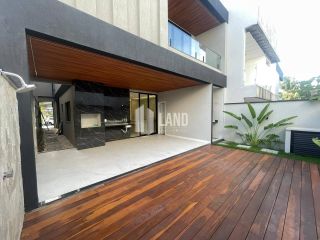 Casa Duplex em condomínio fechado com 4 suítes, 2 vagas de garagem, lazer, 233 m² por R$ 1.900.000,00 - Maraponga - Fortaleza/CE