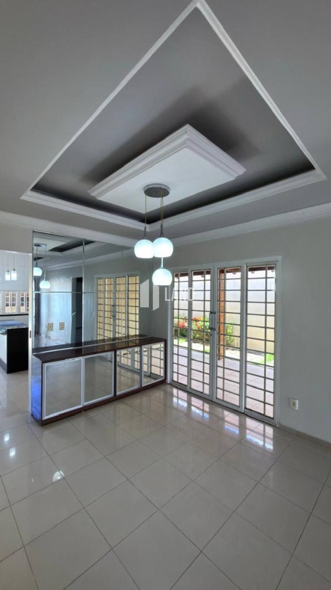 Casa para vender com 4 quartos 2 suítes no bairro Satélite em Teresina