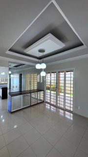 Casa para vender com 4 quartos 2 suítes no bairro Satélite em Teresina