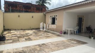 Casa Plana a Venda com 4 quartos 3 suítes 6 Vagas de garagem no Jardim das Oliveiras em Fortaleza