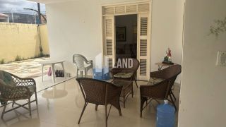 Casa Plana a Venda com 4 quartos 3 suítes 6 Vagas de garagem no Jardim das Oliveiras em Fortaleza