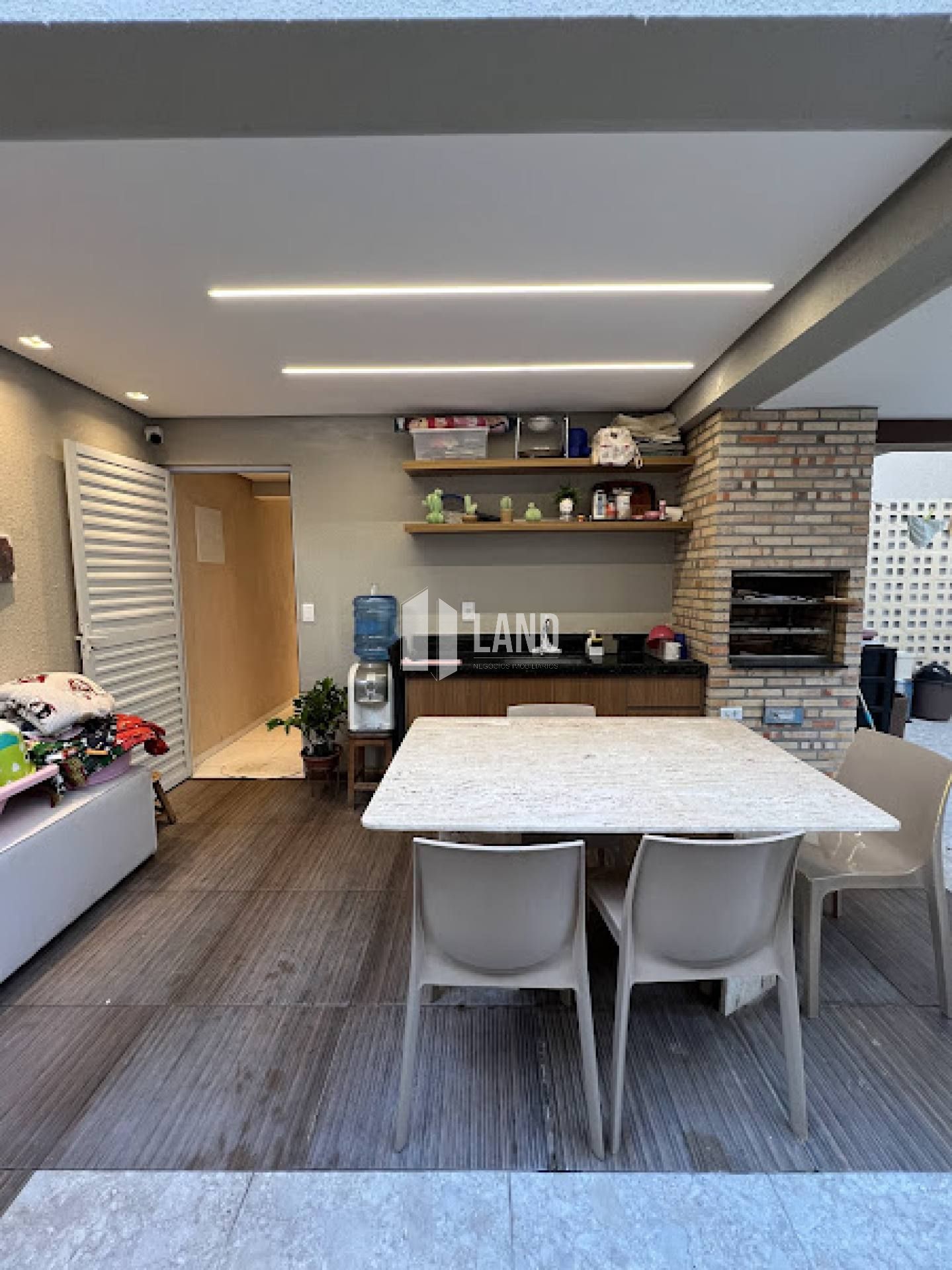 Casa duplex de condomínio no Bairro Morros