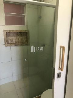 APARTAMENTO MOBILIADO PARA ALUGAR NO PORTO DAS DUNAS COM  2 QUARTOS (1 SUÍTE), 2 BANHEIROS, 2 VAGAS DE GARAGEM, LAZER COM PISCINA, SAUNA, PLAYGROUND E SALÃO DE FESTAS - 82M² - R$ 4.900 (MÊS) - PRÓXIMO AO BEACH PARK - PORTO DAS DUNAS - AQUIRAZ/CE