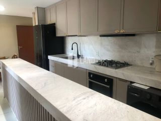 APARTAMENTO MOBILIADO PARA ALUGAR NO PORTO DAS DUNAS COM  2 QUARTOS (1 SUÍTE), 2 BANHEIROS, 2 VAGAS DE GARAGEM, LAZER COM PISCINA, SAUNA, PLAYGROUND E SALÃO DE FESTAS - 82M² - R$ 4.900 (MÊS) - PRÓXIMO AO BEACH PARK - PORTO DAS DUNAS - AQUIRAZ/CE