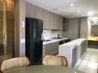 APARTAMENTO MOBILIADO PARA ALUGAR NO PORTO DAS DUNAS COM  2 QUARTOS (1 SUÍTE), 2 BANHEIROS, 2 VAGAS DE GARAGEM, LAZER COM PISCINA, SAUNA, PLAYGROUND E SALÃO DE FESTAS - 82M² - R$ 4.900 (MÊS) - PRÓXIMO AO BEACH PARK - PORTO DAS DUNAS - AQUIRAZ/CE