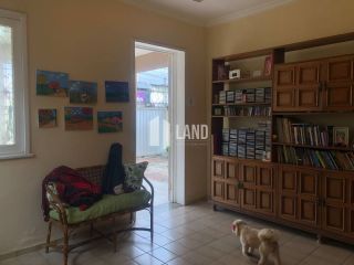 Casa Para Vender com 3 quartos (1 suíte), banheiro social, dependência com banheiro, 2 vagas de garagem, quintal - 188m2 (área construída) - 286m2 (terreno 11x26) - R$ 450.000,00 - próxima ao Shopping Benfica - Fortaleza/Ce