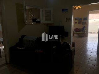 Casa Para Vender com 3 quartos (1 suíte), banheiro social, dependência com banheiro, 2 vagas de garagem, quintal - 188m2 (área construída) - 286m2 (terreno 11x26) - R$ 450.000,00 - próxima ao Shopping Benfica - Fortaleza/Ce