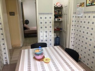 Casa Para Vender com 3 quartos (1 suíte), banheiro social, dependência com banheiro, 2 vagas de garagem, quintal - 188m2 (área construída) - 286m2 (terreno 11x26) - R$ 450.000,00 - próxima ao Shopping Benfica - Fortaleza/Ce
