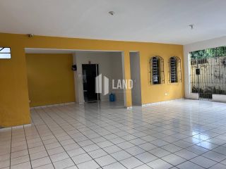 Casa Para Vender com 3 quartos 1 suítes no bairro Lourival Parente em Teresina