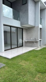 CASA DUPLEX DE ESQUINA NOVA C/4 SUÍTES E 4 VAGAS DE GARAGEM NO EDSON QUEIRÓZ