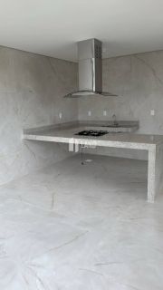CASA DUPLEX DE ESQUINA NOVA C/4 SUÍTES E 4 VAGAS DE GARAGEM NO EDSON QUEIRÓZ