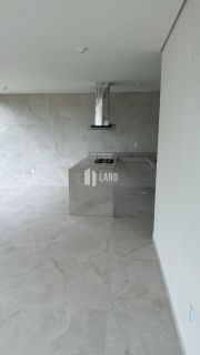 CASA DUPLEX DE ESQUINA NOVA C/4 SUÍTES E 4 VAGAS DE GARAGEM NO EDSON QUEIRÓZ