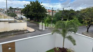 CASA DUPLEX DE ESQUINA NOVA C/4 SUÍTES E 4 VAGAS DE GARAGEM NO EDSON QUEIRÓZ