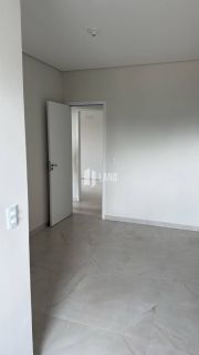 CASA DUPLEX DE ESQUINA NOVA C/4 SUÍTES E 4 VAGAS DE GARAGEM NO EDSON QUEIRÓZ