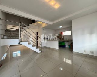 Casa duplex com 4 quartos no Bairro Morros
