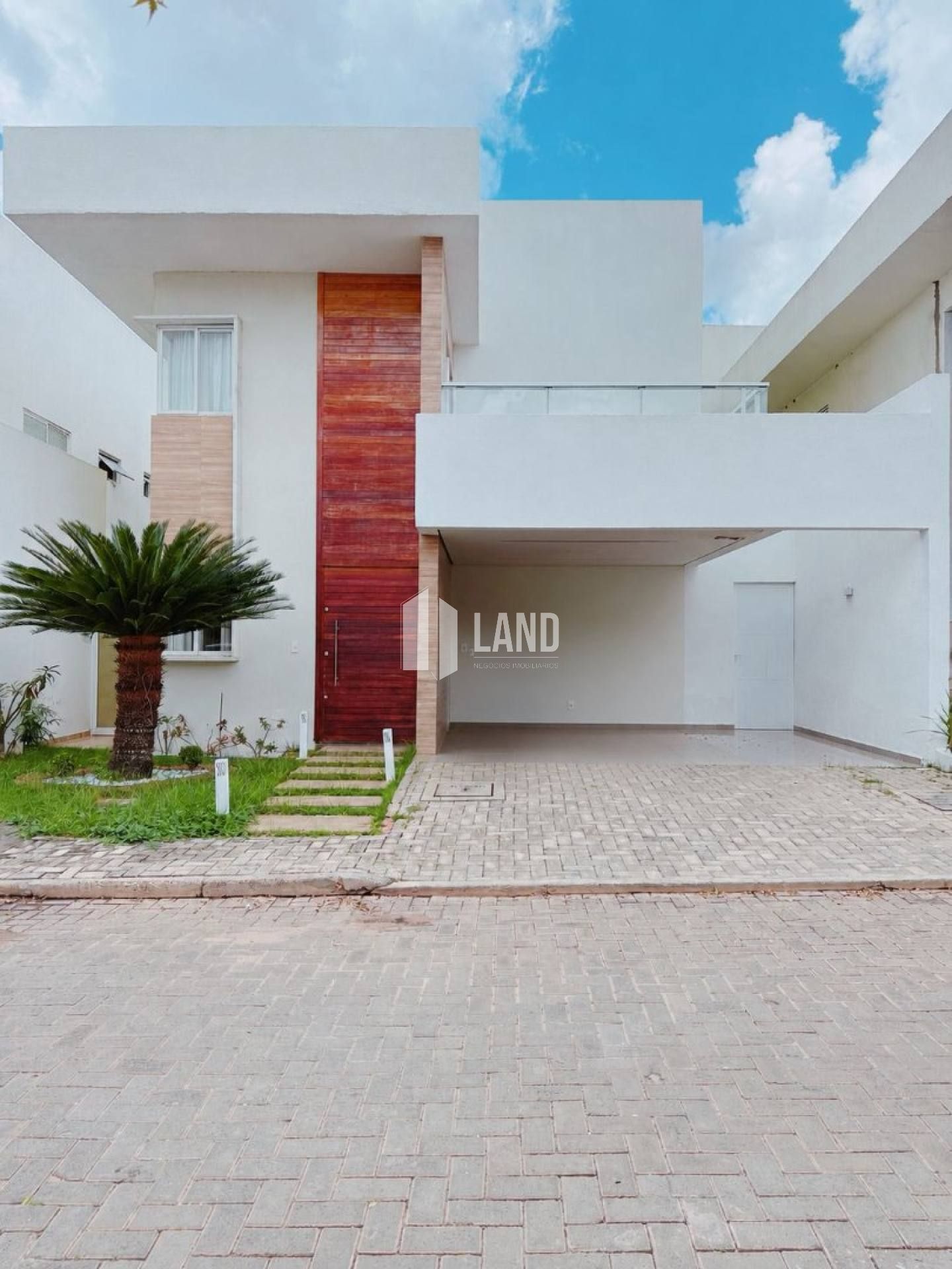Casa duplex, com 4 suítes, à venda no Gurupi