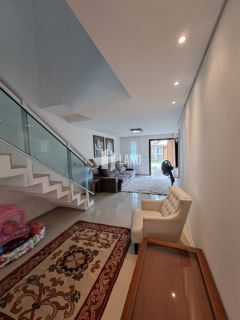 Vendo Casa Duplex Cond. Bosque das Palmeiras - Eusébio. Mobiliada com 3 Suítes pronto pra morar.