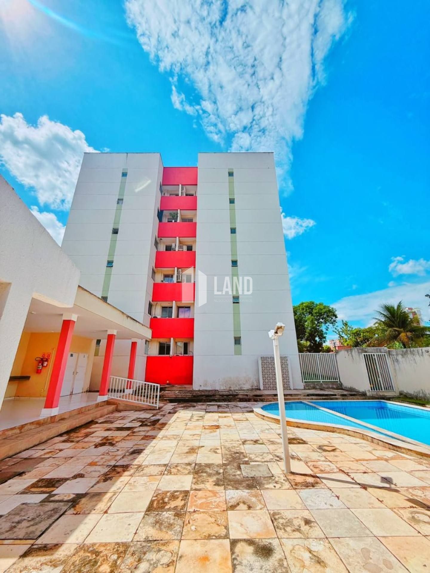 Apartamento com 3 quartos 1 suítes no bairro Planalto em Teresina