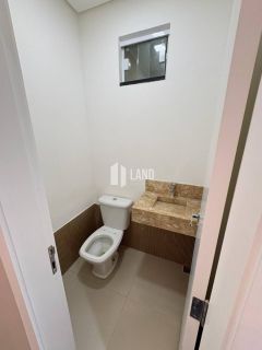 Casa no Condomínio Osvaldo Studart na Maraponga com 4 quartos 4 suítes e Deck c/Churrasqueira