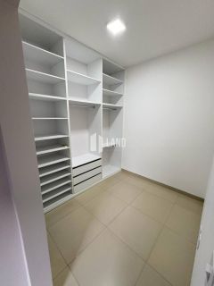 Casa no Condomínio Osvaldo Studart na Maraponga com 4 quartos 4 suítes e Deck c/Churrasqueira