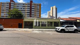 Casa vizinha a Igreja de Fátima com 3 quartos (1 suíte), 3 vagas de garagem, 1 banheiro social, 2 salas, dependência com banheiro, amplo quintal, a venda, 296 m², por R$ 1.200.000 - a poucos metros da Av. Treze de Maio - Bairro de Fátima - Fortaleza/CE