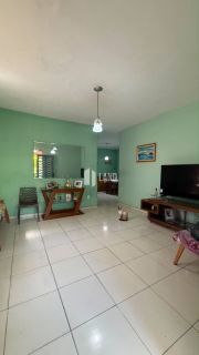 Casa vizinha a Igreja de Fátima com 3 quartos (1 suíte), 3 vagas de garagem, 1 banheiro social, 2 salas, dependência com banheiro, amplo quintal, a venda, 296 m², por R$ 1.200.000 - a poucos metros da Av. Treze de Maio - Bairro de Fátima - Fortaleza/CE