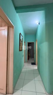 Casa vizinha a Igreja de Fátima com 3 quartos (1 suíte), 3 vagas de garagem, 1 banheiro social, 2 salas, dependência com banheiro, amplo quintal, a venda, 296 m², por R$ 1.200.000 - a poucos metros da Av. Treze de Maio - Bairro de Fátima - Fortaleza/CE