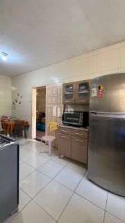 Casa vizinha a Igreja de Fátima com 3 quartos (1 suíte), 3 vagas de garagem, 1 banheiro social, 2 salas, dependência com banheiro, amplo quintal, a venda, 296 m², por R$ 1.200.000 - a poucos metros da Av. Treze de Maio - Bairro de Fátima - Fortaleza/CE
