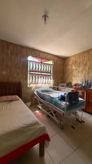 Casa vizinha a Igreja de Fátima com 3 quartos (1 suíte), 3 vagas de garagem, 1 banheiro social, 2 salas, dependência com banheiro, amplo quintal, a venda, 296 m², por R$ 1.200.000 - a poucos metros da Av. Treze de Maio - Bairro de Fátima - Fortaleza/CE