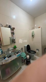 Casa vizinha a Igreja de Fátima com 3 quartos (1 suíte), 3 vagas de garagem, 1 banheiro social, 2 salas, dependência com banheiro, amplo quintal, a venda, 296 m², por R$ 1.200.000 - a poucos metros da Av. Treze de Maio - Bairro de Fátima - Fortaleza/CE
