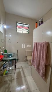 Casa vizinha a Igreja de Fátima com 3 quartos (1 suíte), 3 vagas de garagem, 1 banheiro social, 2 salas, dependência com banheiro, amplo quintal, a venda, 296 m², por R$ 1.200.000 - a poucos metros da Av. Treze de Maio - Bairro de Fátima - Fortaleza/CE